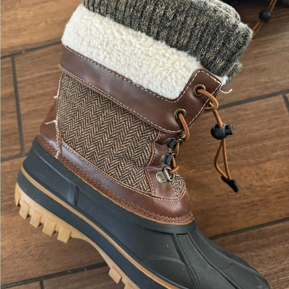 DREAM PAIRS kids Insulated Waterproof Winter Snow Boots size 5